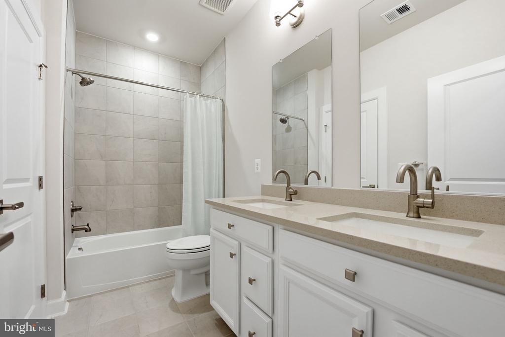 10909 CANTERBURY CT, SPOTSYLVANIA, Virginia 22551, 4 Bedrooms Bedrooms, ,4 BathroomsBathrooms,Residential,10909 CANTERBURY CT,VASP2040560 MLS # VASP2040560