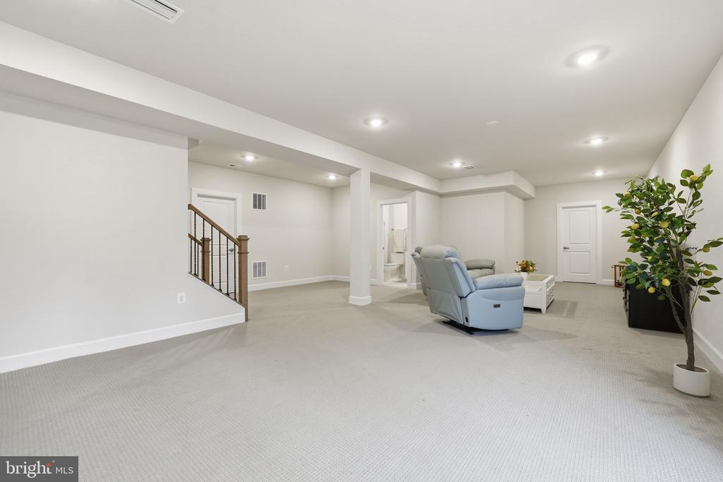 10909 CANTERBURY CT, SPOTSYLVANIA, Virginia 22551, 4 Bedrooms Bedrooms, ,4 BathroomsBathrooms,Residential,10909 CANTERBURY CT,VASP2040560 MLS # VASP2040560