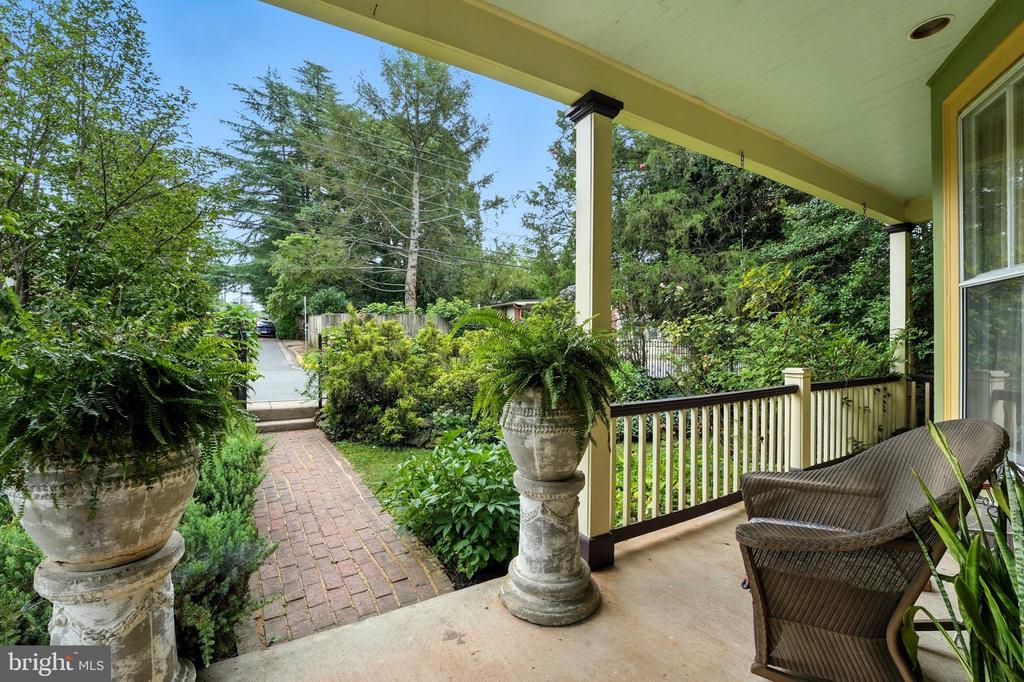 802 S BLUE RIDGE AVE, CULPEPER, Virginia 22701, 5 Bedrooms Bedrooms, ,2 BathroomsBathrooms,Residential,802 S BLUE RIDGE AVE,VACU2013188 MLS # VACU2013188