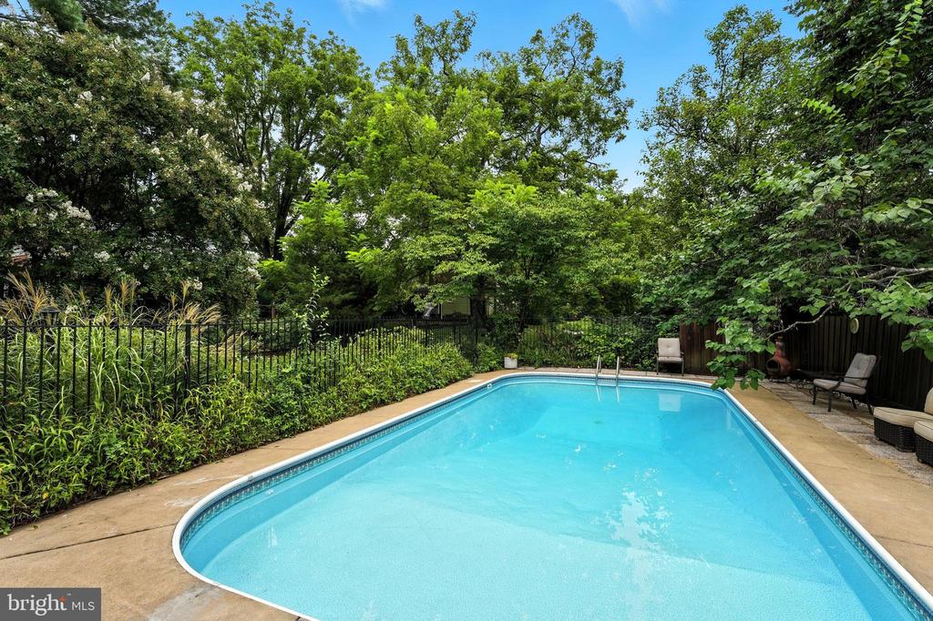 802 S BLUE RIDGE AVE, CULPEPER, Virginia 22701, 5 Bedrooms Bedrooms, ,2 BathroomsBathrooms,Residential,802 S BLUE RIDGE AVE,VACU2013188 MLS # VACU2013188