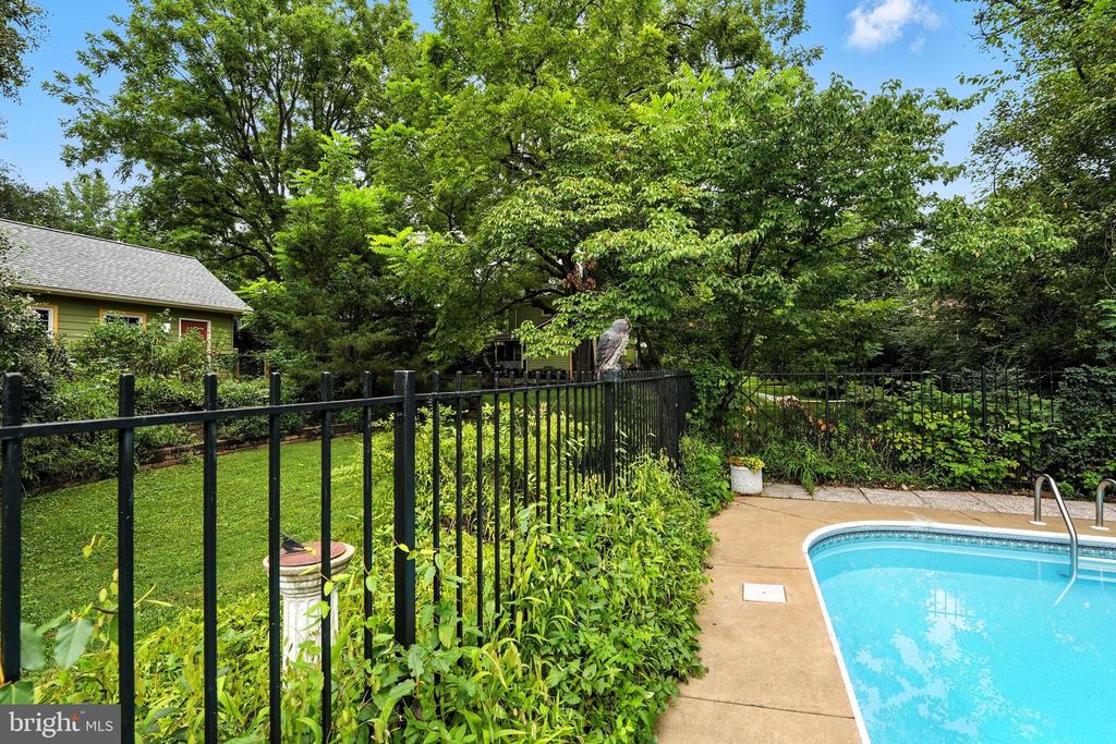 802 S BLUE RIDGE AVE, CULPEPER, Virginia 22701, 5 Bedrooms Bedrooms, ,2 BathroomsBathrooms,Residential,802 S BLUE RIDGE AVE,VACU2013188 MLS # VACU2013188