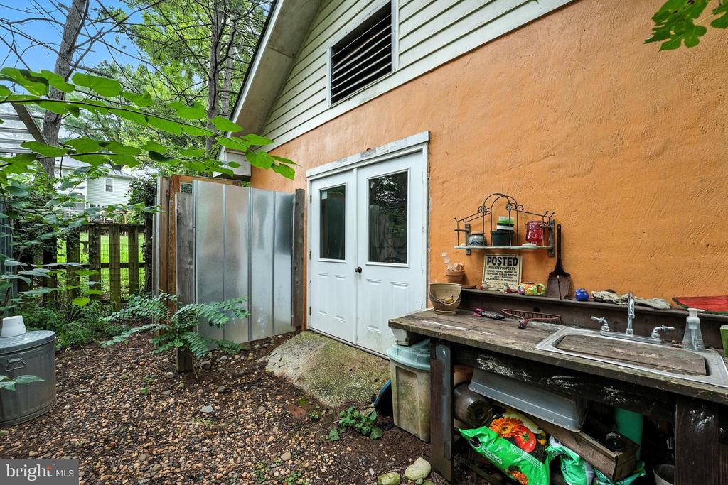 802 S BLUE RIDGE AVE, CULPEPER, Virginia 22701, 5 Bedrooms Bedrooms, ,2 BathroomsBathrooms,Residential,802 S BLUE RIDGE AVE,VACU2013188 MLS # VACU2013188