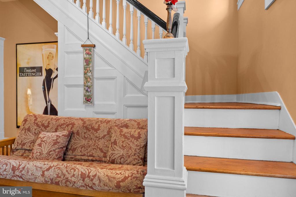 802 S BLUE RIDGE AVE, CULPEPER, Virginia 22701, 5 Bedrooms Bedrooms, ,2 BathroomsBathrooms,Residential,802 S BLUE RIDGE AVE,VACU2013188 MLS # VACU2013188