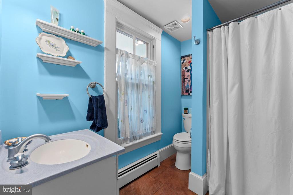 802 S BLUE RIDGE AVE, CULPEPER, Virginia 22701, 5 Bedrooms Bedrooms, ,2 BathroomsBathrooms,Residential,802 S BLUE RIDGE AVE,VACU2013188 MLS # VACU2013188