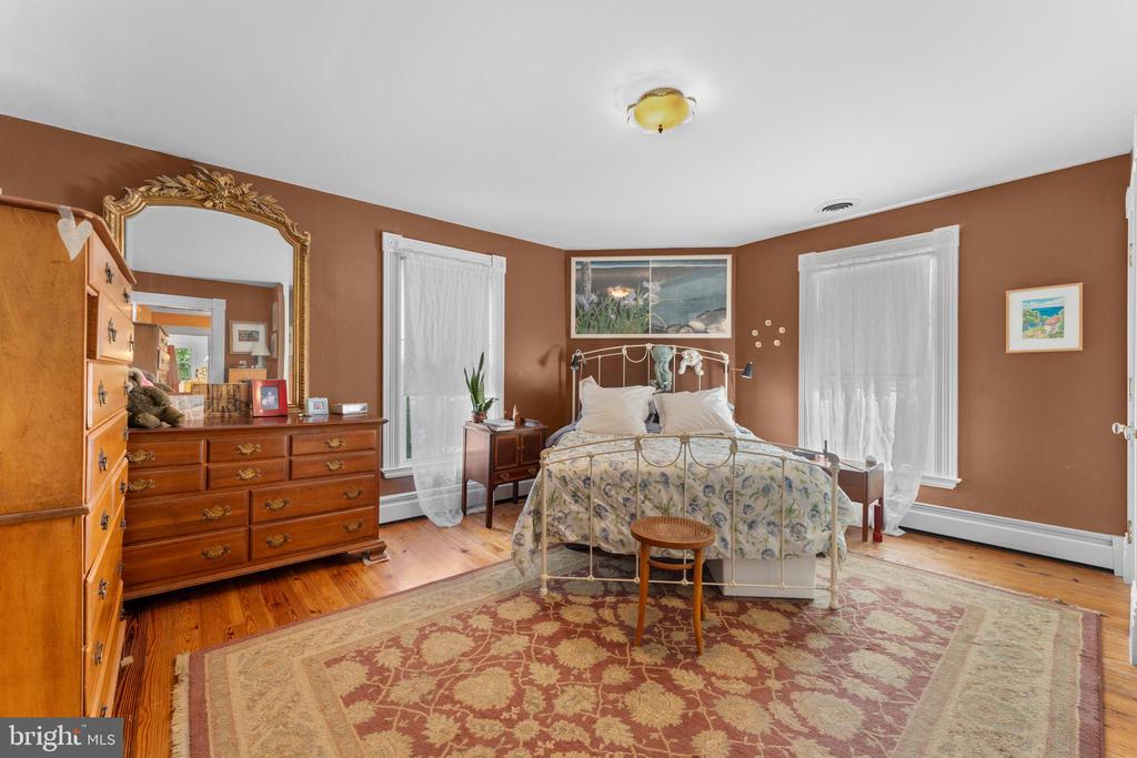 802 S BLUE RIDGE AVE, CULPEPER, Virginia 22701, 5 Bedrooms Bedrooms, ,2 BathroomsBathrooms,Residential,802 S BLUE RIDGE AVE,VACU2013188 MLS # VACU2013188