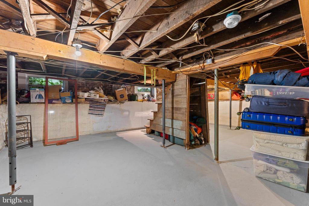 802 S BLUE RIDGE AVE, CULPEPER, Virginia 22701, 5 Bedrooms Bedrooms, ,2 BathroomsBathrooms,Residential,802 S BLUE RIDGE AVE,VACU2013188 MLS # VACU2013188