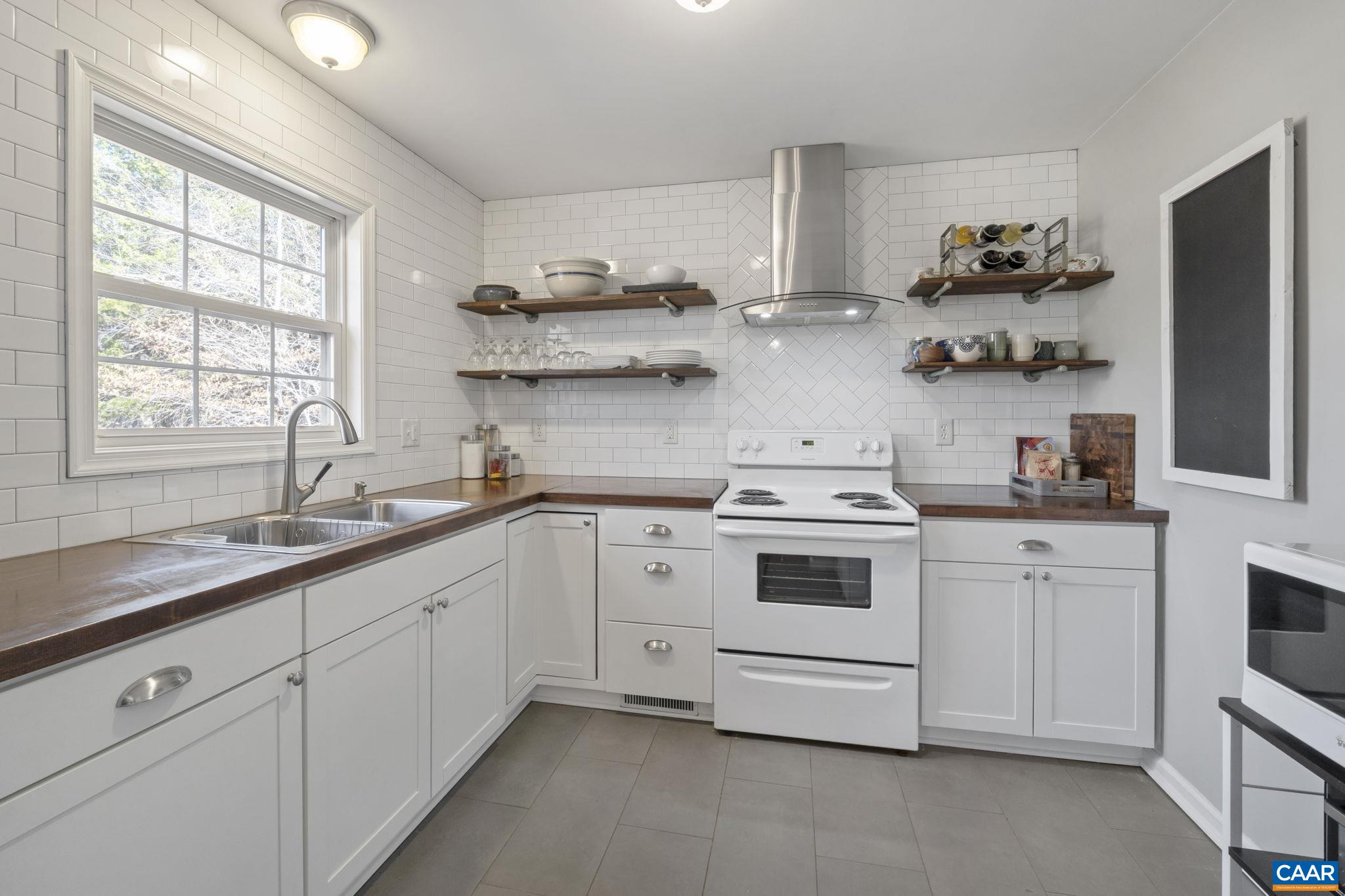 4939 RICHMOND RD, KESWICK, Virginia 22947, 5 Bedrooms Bedrooms, ,3 BathroomsBathrooms,Residential,4939 RICHMOND RD,675083 MLS # 675083