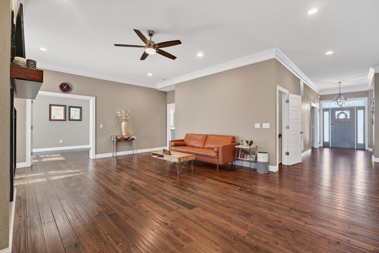 2005 MARIGOLD CIR, ROCKINGHAM, Virginia 22801, 5 Bedrooms Bedrooms, ,4 BathroomsBathrooms,Residential,2005 MARIGOLD CIR,675166 MLS # 675166