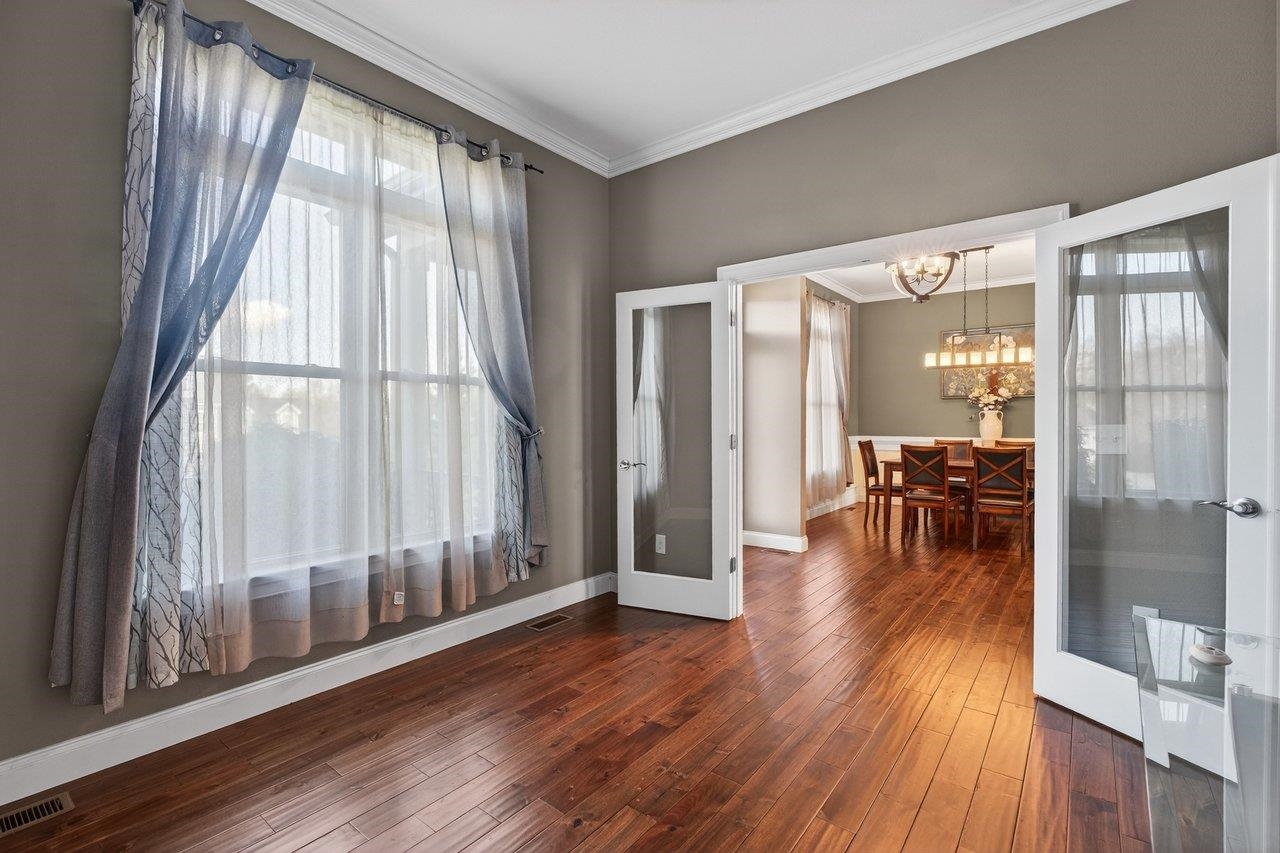 2005 MARIGOLD CIR, ROCKINGHAM, Virginia 22801, 5 Bedrooms Bedrooms, ,4 BathroomsBathrooms,Residential,2005 MARIGOLD CIR,675166 MLS # 675166