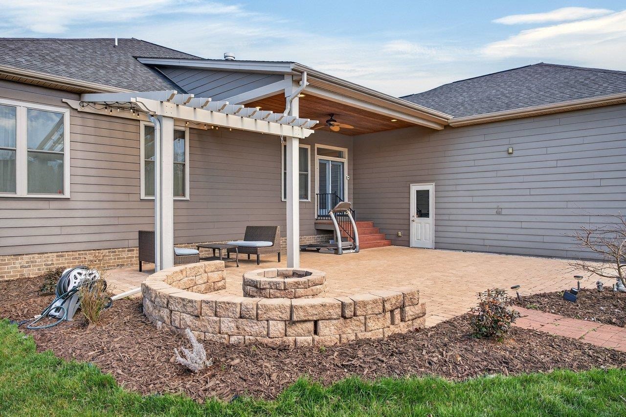 2005 MARIGOLD CIR, ROCKINGHAM, Virginia 22801, 5 Bedrooms Bedrooms, ,4 BathroomsBathrooms,Residential,2005 MARIGOLD CIR,675166 MLS # 675166