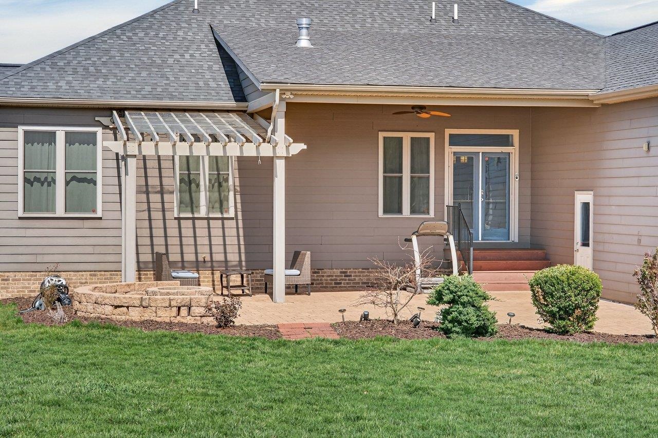 2005 MARIGOLD CIR, ROCKINGHAM, Virginia 22801, 5 Bedrooms Bedrooms, ,4 BathroomsBathrooms,Residential,2005 MARIGOLD CIR,675166 MLS # 675166