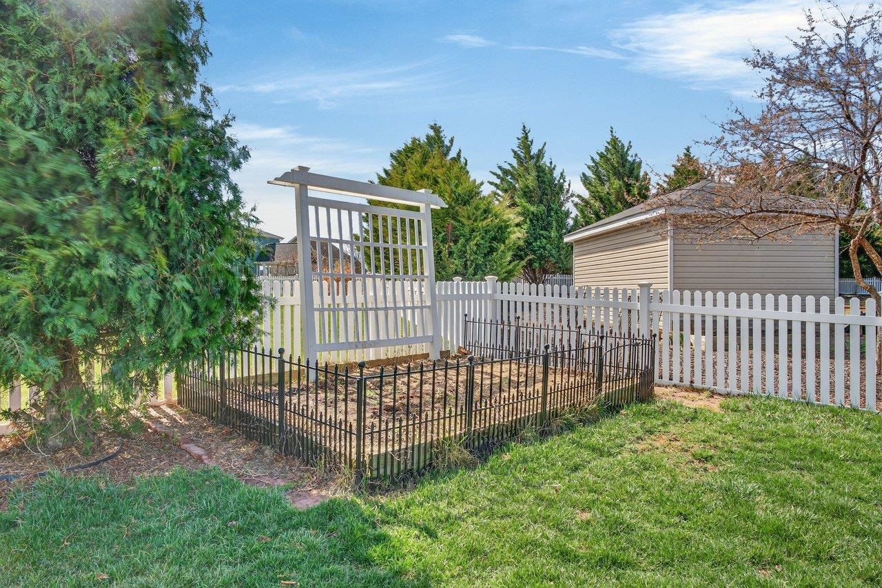 2005 MARIGOLD CIR, ROCKINGHAM, Virginia 22801, 5 Bedrooms Bedrooms, ,4 BathroomsBathrooms,Residential,2005 MARIGOLD CIR,675166 MLS # 675166