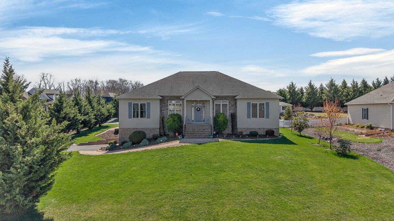 2005 MARIGOLD CIR, ROCKINGHAM, Virginia 22801, 5 Bedrooms Bedrooms, ,4 BathroomsBathrooms,Residential,2005 MARIGOLD CIR,675166 MLS # 675166