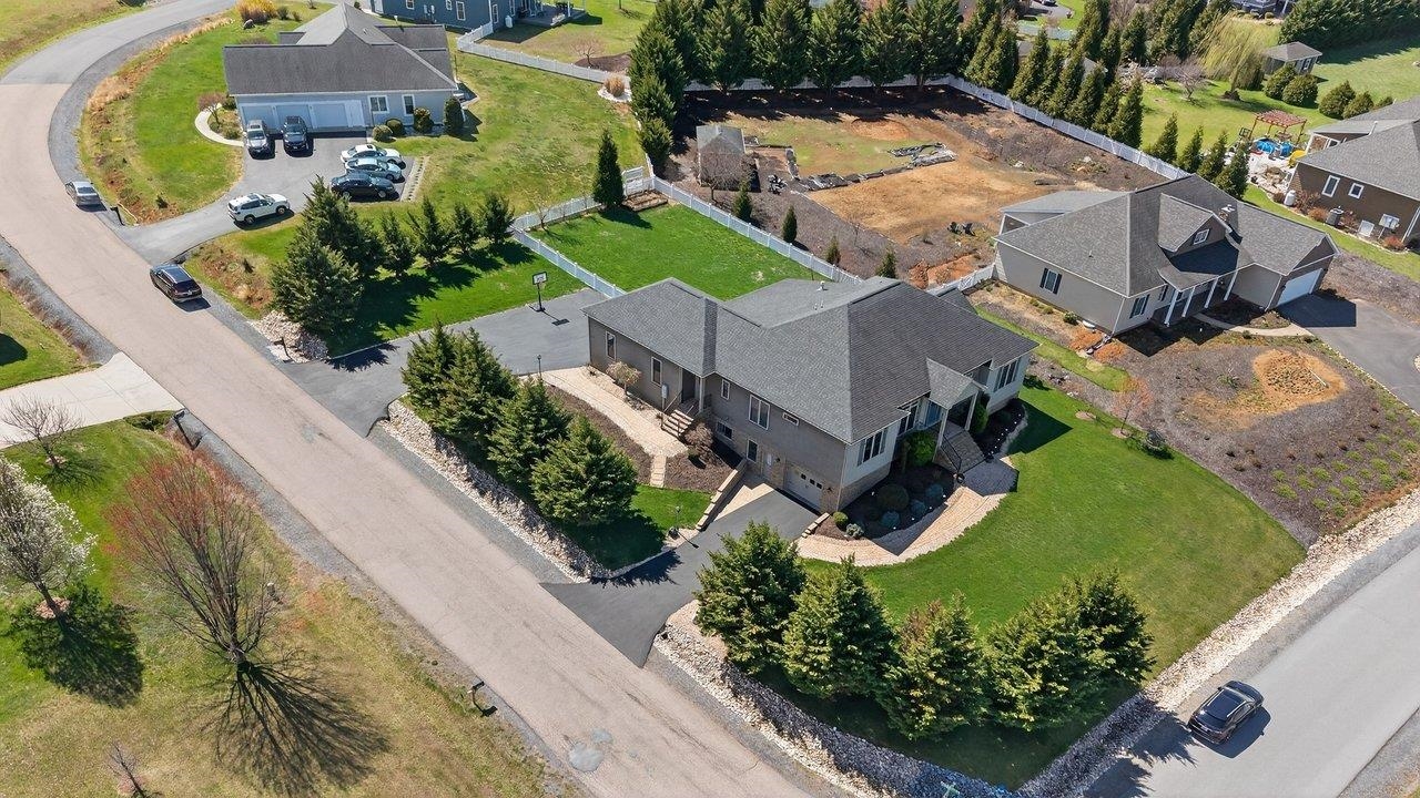 2005 MARIGOLD CIR, ROCKINGHAM, Virginia 22801, 5 Bedrooms Bedrooms, ,4 BathroomsBathrooms,Residential,2005 MARIGOLD CIR,675166 MLS # 675166