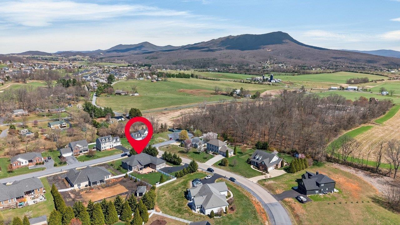 2005 MARIGOLD CIR, ROCKINGHAM, Virginia 22801, 5 Bedrooms Bedrooms, ,4 BathroomsBathrooms,Residential,2005 MARIGOLD CIR,675166 MLS # 675166