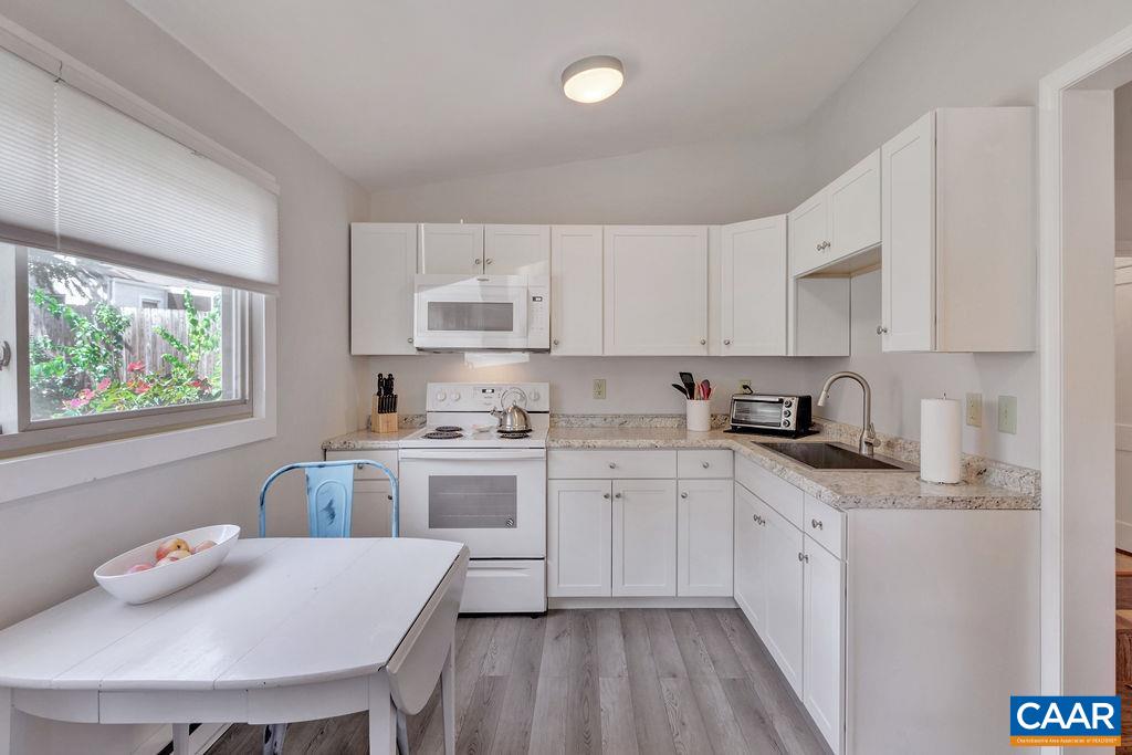 207 DOUGLAS AVE, CHARLOTTESVILLE, Virginia 22902, 6 Bedrooms Bedrooms, ,4 BathroomsBathrooms,Residential,Five Petals,207 DOUGLAS AVE,675173 MLS # 675173