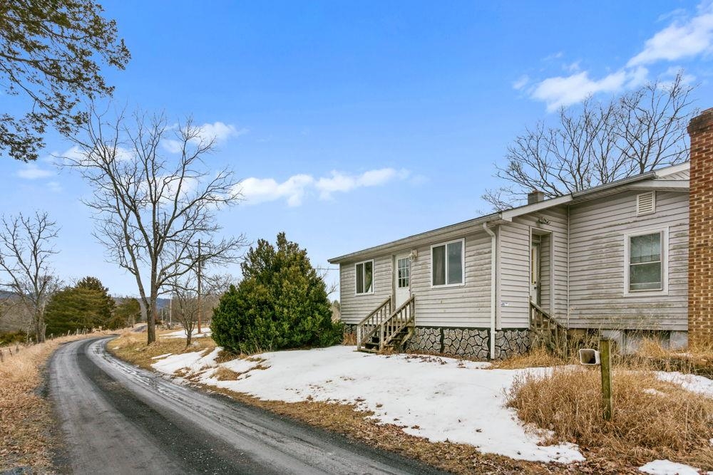 19962 RAINBOW RIDGE RD, BERGTON, Virginia 22811, 3 Bedrooms Bedrooms, ,1 BathroomBathrooms,Residential,19962 RAINBOW RIDGE RD,675176 MLS # 675176