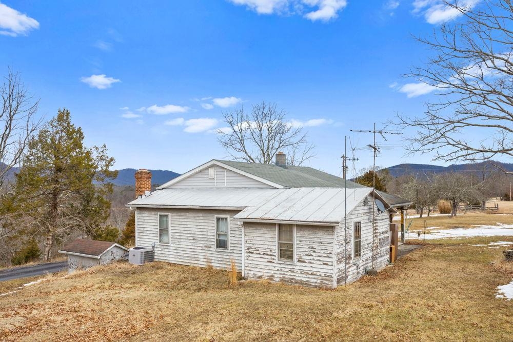 19962 RAINBOW RIDGE RD, BERGTON, Virginia 22811, 3 Bedrooms Bedrooms, ,1 BathroomBathrooms,Residential,19962 RAINBOW RIDGE RD,675176 MLS # 675176