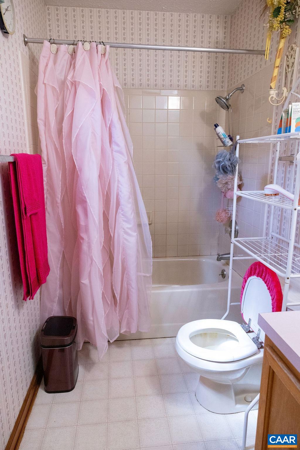 5705 LOUISA RD, KESWICK, Virginia 22947, 4 Bedrooms Bedrooms, ,3 BathroomsBathrooms,Residential,5705 LOUISA RD,675198 MLS # 675198