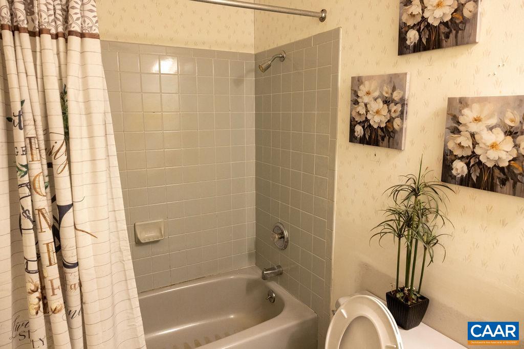 5705 LOUISA RD, KESWICK, Virginia 22947, 4 Bedrooms Bedrooms, ,3 BathroomsBathrooms,Residential,5705 LOUISA RD,675198 MLS # 675198