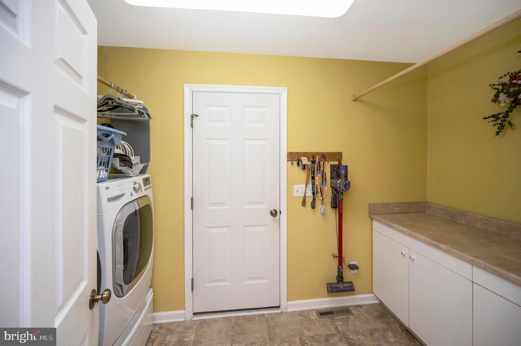 3715 LAKEVIEW PKWY, LOCUST GROVE, Virginia 22508, 4 Bedrooms Bedrooms, ,4 BathroomsBathrooms,Residential,3715 LAKEVIEW PKWY,VAOR2013412 MLS # VAOR2013412