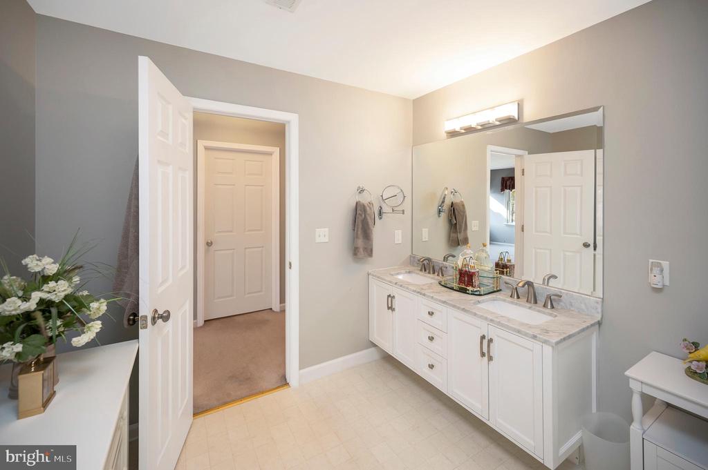 3715 LAKEVIEW PKWY, LOCUST GROVE, Virginia 22508, 4 Bedrooms Bedrooms, ,4 BathroomsBathrooms,Residential,3715 LAKEVIEW PKWY,VAOR2013412 MLS # VAOR2013412