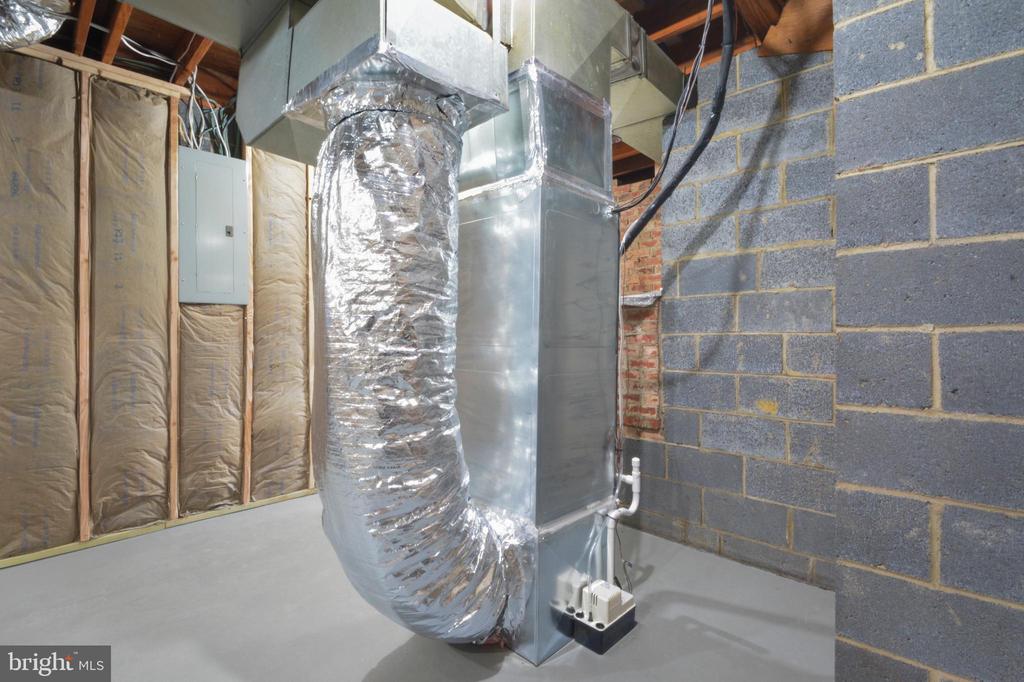 10417 CATHARPIN RD, SPOTSYLVANIA, Virginia 22551, 4 Bedrooms Bedrooms, ,2 BathroomsBathrooms,Residential,10417 CATHARPIN RD,VASP2040212 MLS # VASP2040212