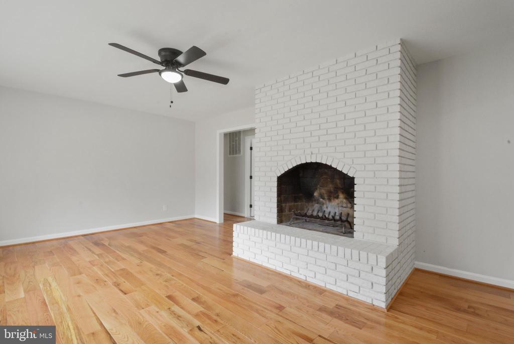 10417 CATHARPIN RD, SPOTSYLVANIA, Virginia 22551, 4 Bedrooms Bedrooms, ,2 BathroomsBathrooms,Residential,10417 CATHARPIN RD,VASP2040212 MLS # VASP2040212