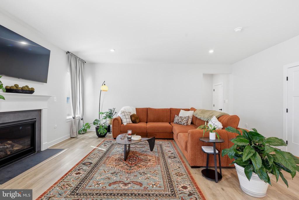 8705 DAVIS CT, SPOTSYLVANIA, Virginia 22553, 5 Bedrooms Bedrooms, ,3 BathroomsBathrooms,Residential,8705 DAVIS CT,VASP2039540 MLS # VASP2039540