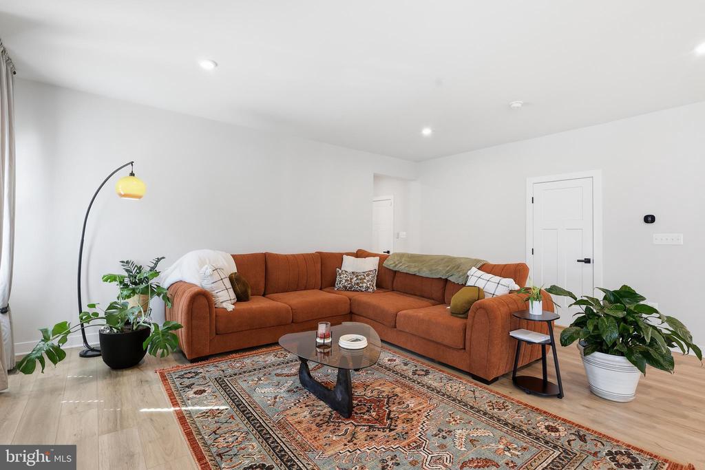 8705 DAVIS CT, SPOTSYLVANIA, Virginia 22553, 5 Bedrooms Bedrooms, ,3 BathroomsBathrooms,Residential,8705 DAVIS CT,VASP2039540 MLS # VASP2039540