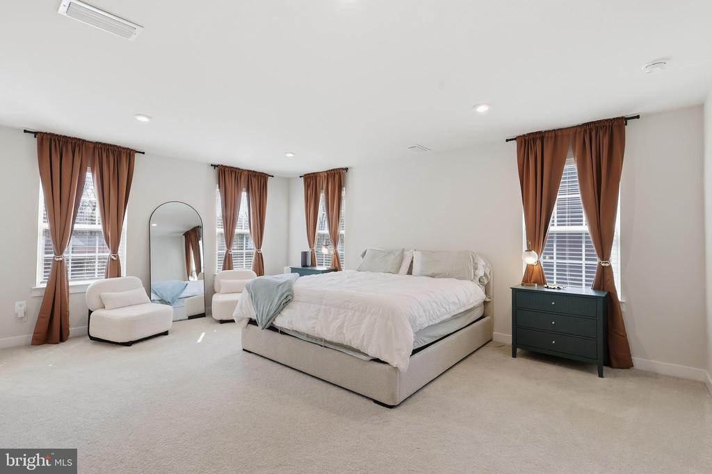 8705 DAVIS CT, SPOTSYLVANIA, Virginia 22553, 5 Bedrooms Bedrooms, ,3 BathroomsBathrooms,Residential,8705 DAVIS CT,VASP2039540 MLS # VASP2039540