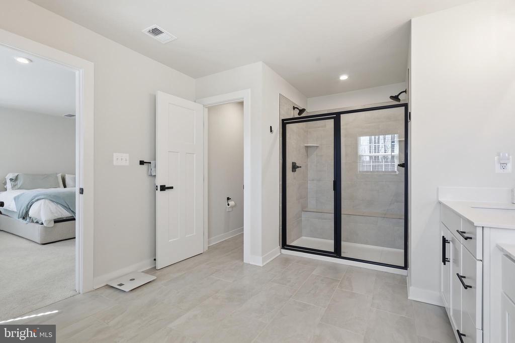 8705 DAVIS CT, SPOTSYLVANIA, Virginia 22553, 5 Bedrooms Bedrooms, ,3 BathroomsBathrooms,Residential,8705 DAVIS CT,VASP2039540 MLS # VASP2039540