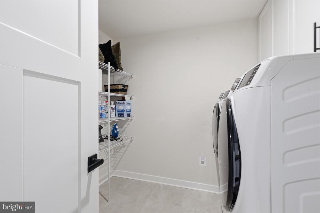 8705 DAVIS CT, SPOTSYLVANIA, Virginia 22553, 5 Bedrooms Bedrooms, ,3 BathroomsBathrooms,Residential,8705 DAVIS CT,VASP2039540 MLS # VASP2039540