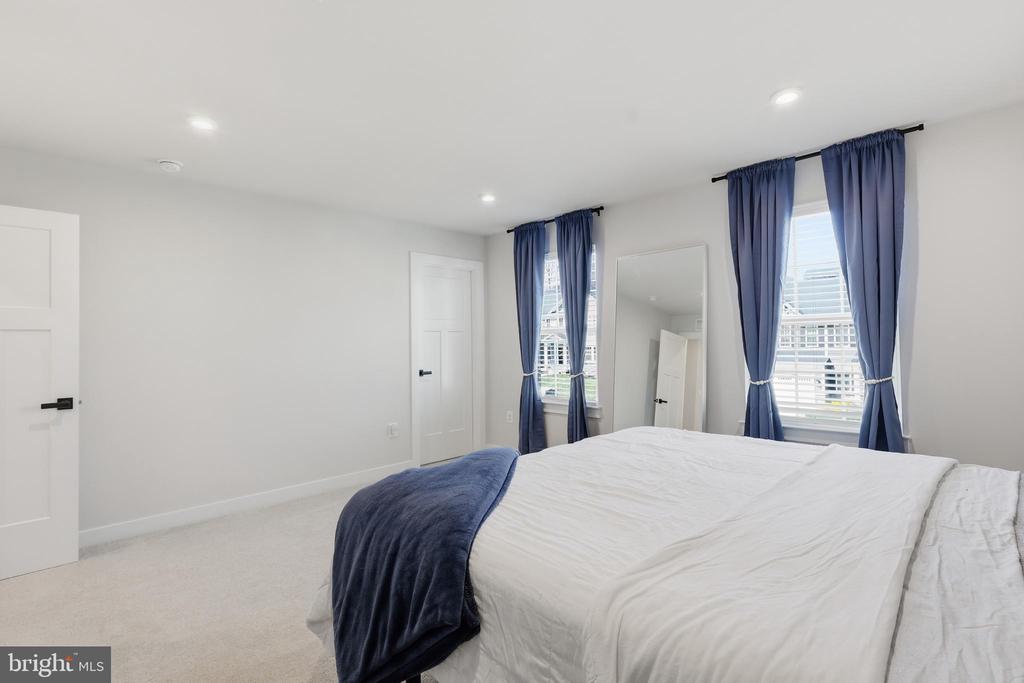 8705 DAVIS CT, SPOTSYLVANIA, Virginia 22553, 5 Bedrooms Bedrooms, ,3 BathroomsBathrooms,Residential,8705 DAVIS CT,VASP2039540 MLS # VASP2039540