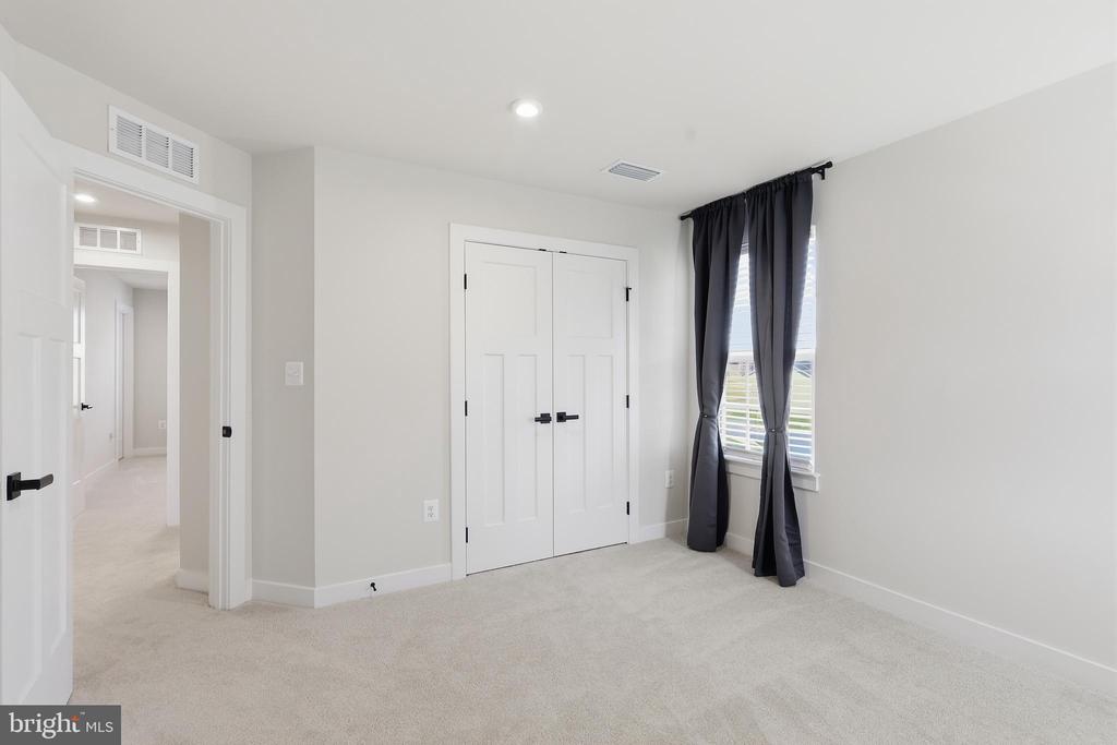 8705 DAVIS CT, SPOTSYLVANIA, Virginia 22553, 5 Bedrooms Bedrooms, ,3 BathroomsBathrooms,Residential,8705 DAVIS CT,VASP2039540 MLS # VASP2039540