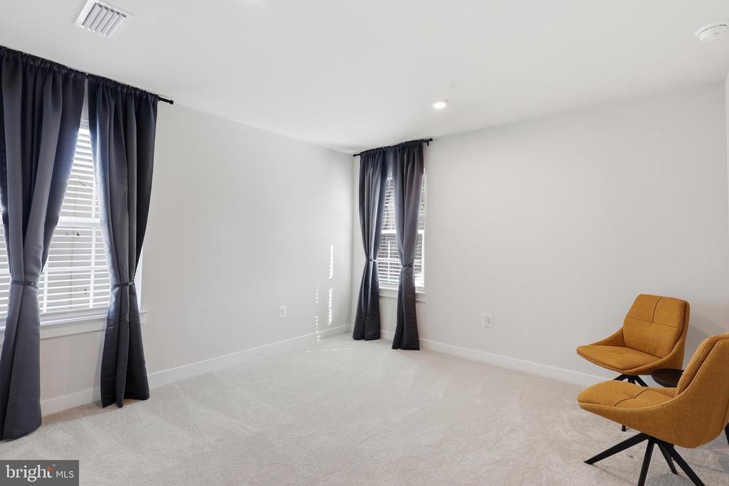 8705 DAVIS CT, SPOTSYLVANIA, Virginia 22553, 5 Bedrooms Bedrooms, ,3 BathroomsBathrooms,Residential,8705 DAVIS CT,VASP2039540 MLS # VASP2039540