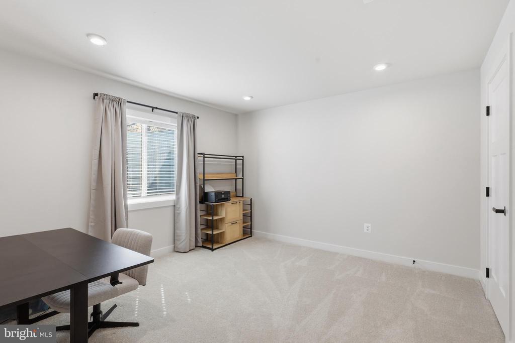 8705 DAVIS CT, SPOTSYLVANIA, Virginia 22553, 5 Bedrooms Bedrooms, ,3 BathroomsBathrooms,Residential,8705 DAVIS CT,VASP2039540 MLS # VASP2039540