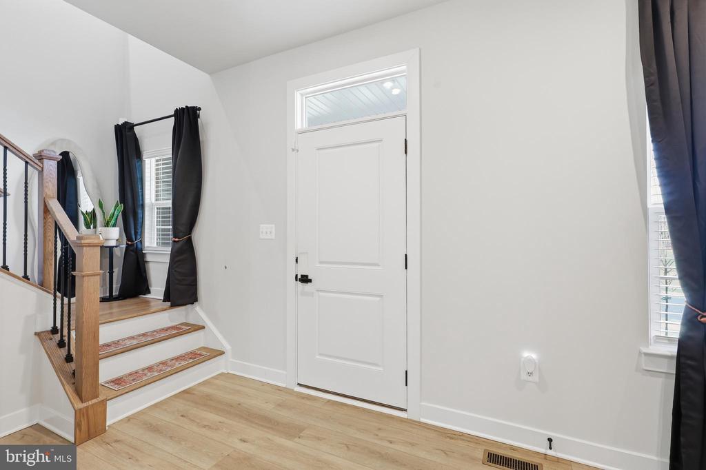 8705 DAVIS CT, SPOTSYLVANIA, Virginia 22553, 5 Bedrooms Bedrooms, ,3 BathroomsBathrooms,Residential,8705 DAVIS CT,VASP2039540 MLS # VASP2039540