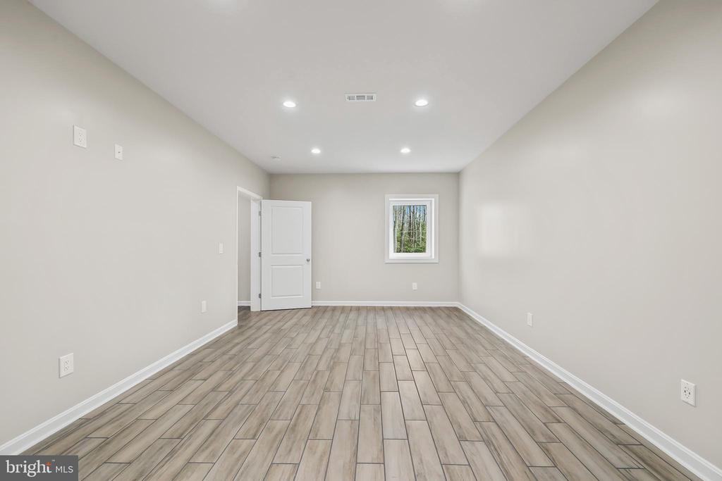 7022 BARCLAY DR, FREDERICKSBURG, Virginia 22407, 5 Bedrooms Bedrooms, ,4 BathroomsBathrooms,Residential,7022 BARCLAY DR,VASP2040414 MLS # VASP2040414