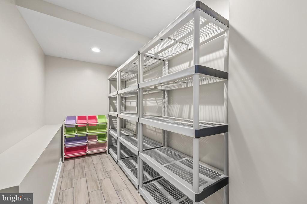 7022 BARCLAY DR, FREDERICKSBURG, Virginia 22407, 5 Bedrooms Bedrooms, ,4 BathroomsBathrooms,Residential,7022 BARCLAY DR,VASP2040414 MLS # VASP2040414