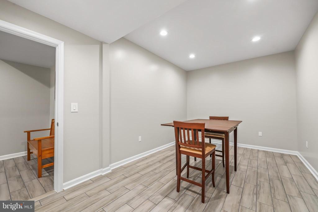 7022 BARCLAY DR, FREDERICKSBURG, Virginia 22407, 5 Bedrooms Bedrooms, ,4 BathroomsBathrooms,Residential,7022 BARCLAY DR,VASP2040414 MLS # VASP2040414