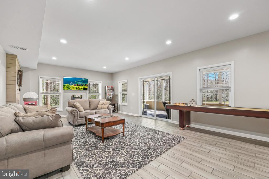 7022 BARCLAY DR, FREDERICKSBURG, Virginia 22407, 5 Bedrooms Bedrooms, ,4 BathroomsBathrooms,Residential,7022 BARCLAY DR,VASP2040414 MLS # VASP2040414