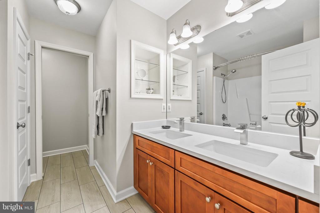 7022 BARCLAY DR, FREDERICKSBURG, Virginia 22407, 5 Bedrooms Bedrooms, ,4 BathroomsBathrooms,Residential,7022 BARCLAY DR,VASP2040414 MLS # VASP2040414