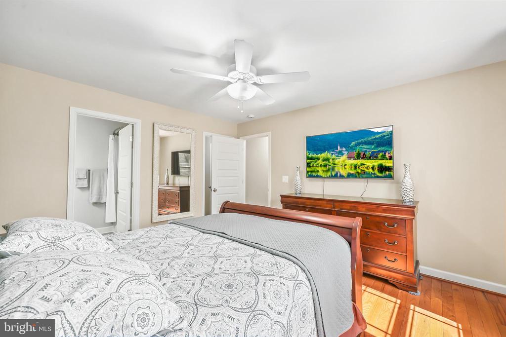 7022 BARCLAY DR, FREDERICKSBURG, Virginia 22407, 5 Bedrooms Bedrooms, ,4 BathroomsBathrooms,Residential,7022 BARCLAY DR,VASP2040414 MLS # VASP2040414