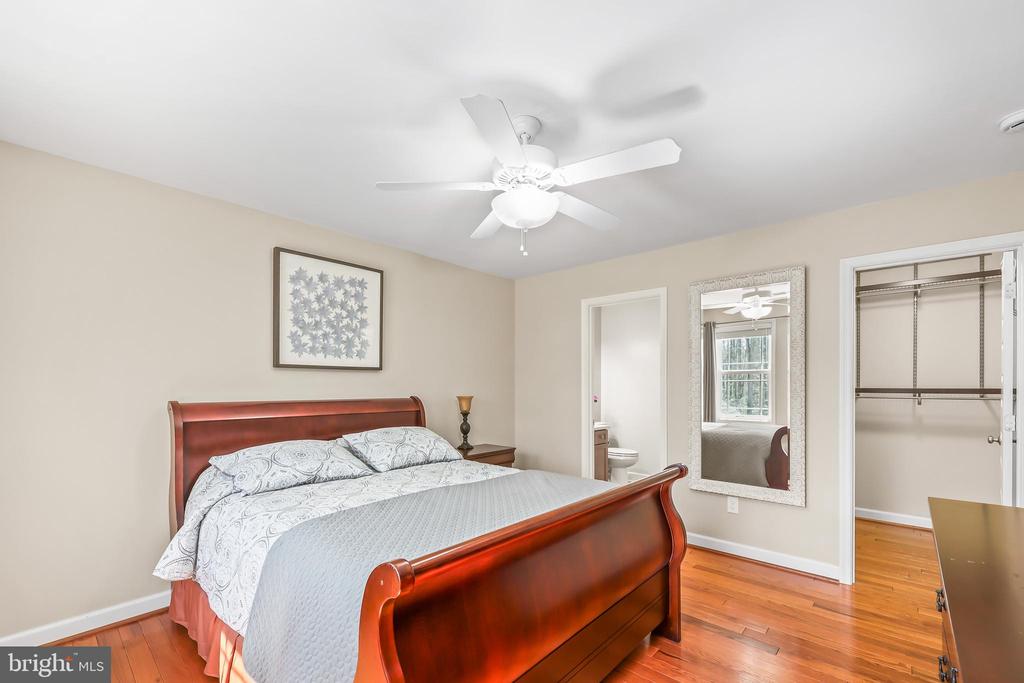 7022 BARCLAY DR, FREDERICKSBURG, Virginia 22407, 5 Bedrooms Bedrooms, ,4 BathroomsBathrooms,Residential,7022 BARCLAY DR,VASP2040414 MLS # VASP2040414