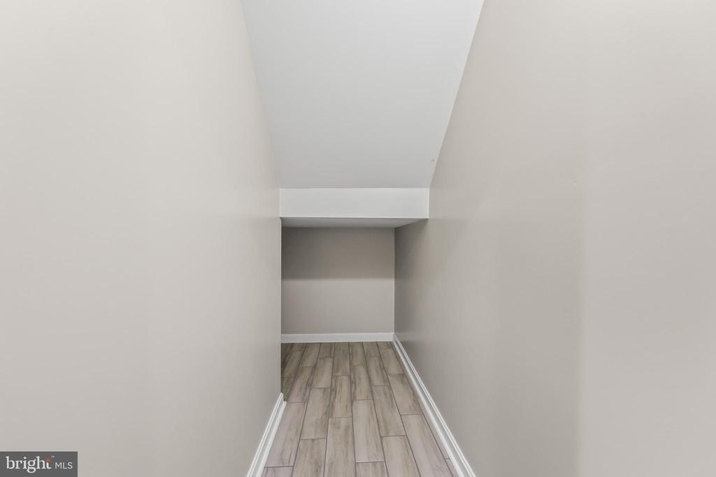 7022 BARCLAY DR, FREDERICKSBURG, Virginia 22407, 5 Bedrooms Bedrooms, ,4 BathroomsBathrooms,Residential,7022 BARCLAY DR,VASP2040414 MLS # VASP2040414