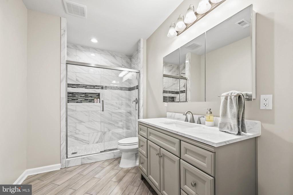 7022 BARCLAY DR, FREDERICKSBURG, Virginia 22407, 5 Bedrooms Bedrooms, ,4 BathroomsBathrooms,Residential,7022 BARCLAY DR,VASP2040414 MLS # VASP2040414