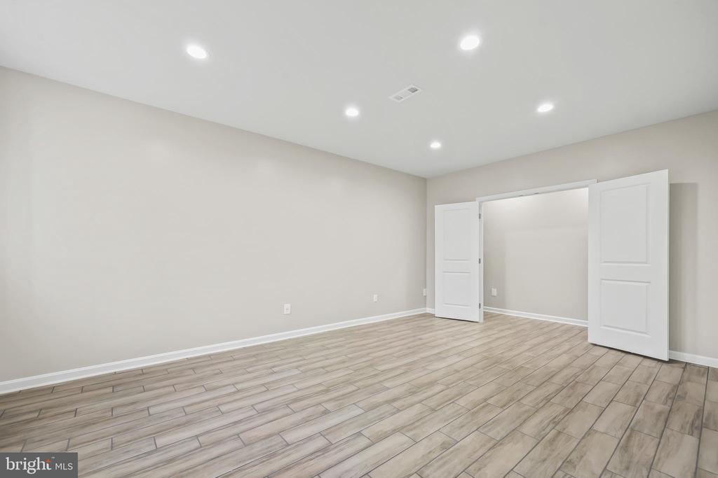 7022 BARCLAY DR, FREDERICKSBURG, Virginia 22407, 5 Bedrooms Bedrooms, ,4 BathroomsBathrooms,Residential,7022 BARCLAY DR,VASP2040414 MLS # VASP2040414