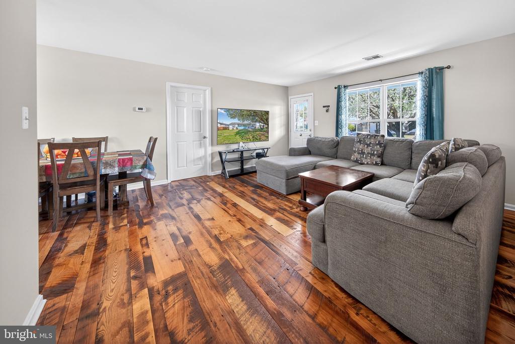 11698 FORT UNION DR, REMINGTON, Virginia 22734, 4 Bedrooms Bedrooms, ,2 BathroomsBathrooms,Residential,11698 FORT UNION DR,VAFQ2021064 MLS # VAFQ2021064