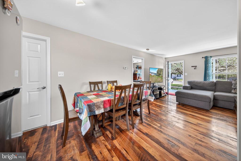 11698 FORT UNION DR, REMINGTON, Virginia 22734, 4 Bedrooms Bedrooms, ,2 BathroomsBathrooms,Residential,11698 FORT UNION DR,VAFQ2021064 MLS # VAFQ2021064